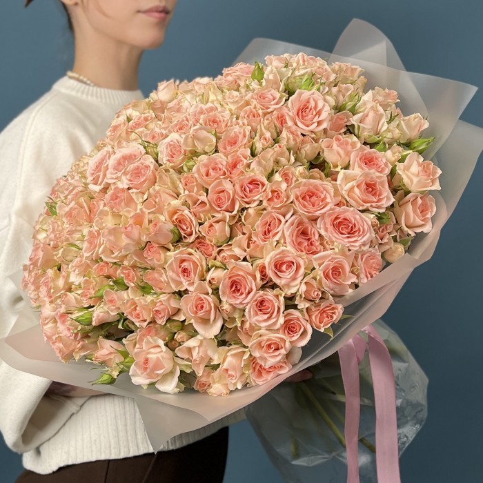 101 кустовая персиковая роза Свит Сара 50 см