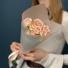 3 кустовые персиковые розы Свит Сара 40 см