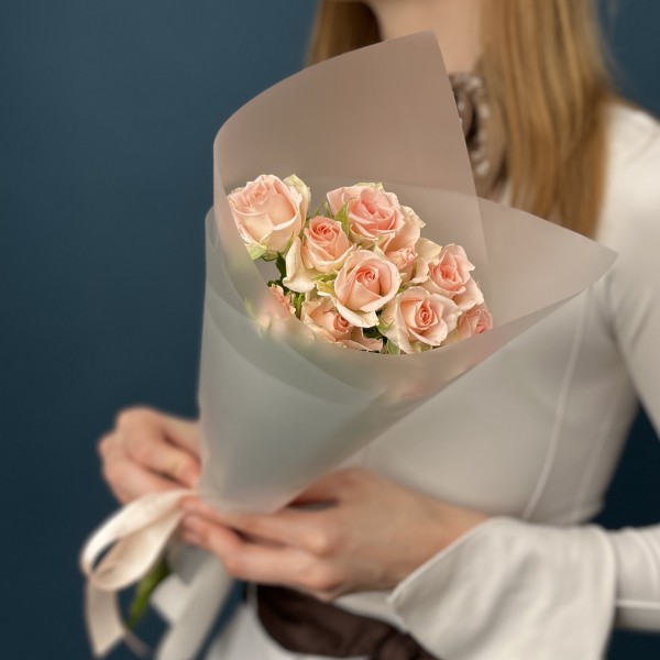 3 кустовые персиковые розы Свит Сара 40 см