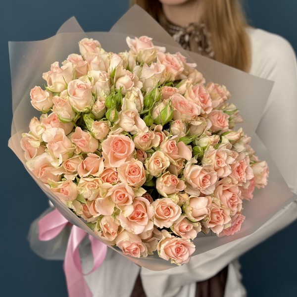 35 кустовых персиковых роз Свит Сара 40 см