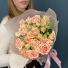 7 кустовых персиковых роз Свит Сара 40 см