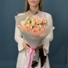 9 кустовых персиковых роз Свит Сара 50 см