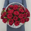 35 красных роз Ред Наоми в корзине