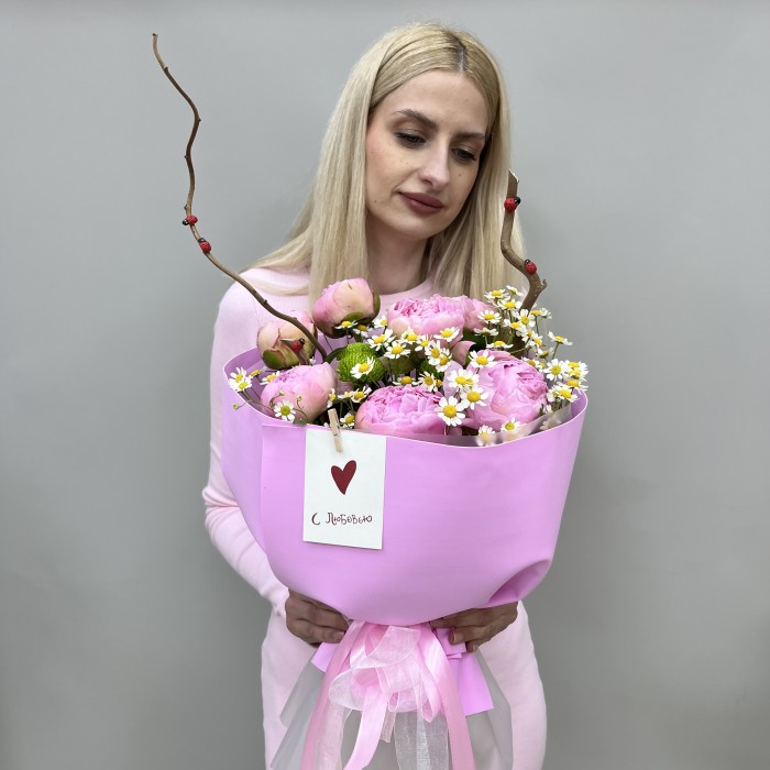Летний букет с пионами