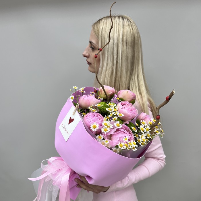 Летний букет с пионами