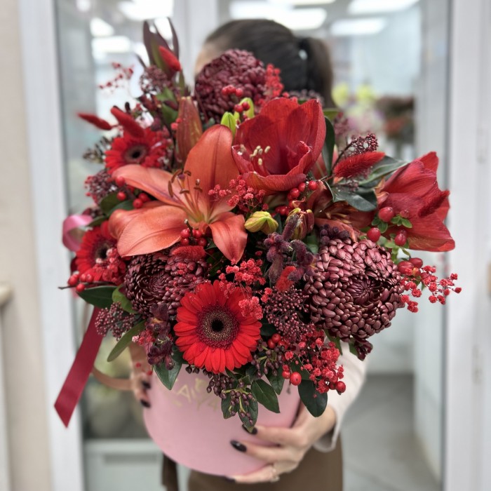 Букет дня в коробке Розовый сад