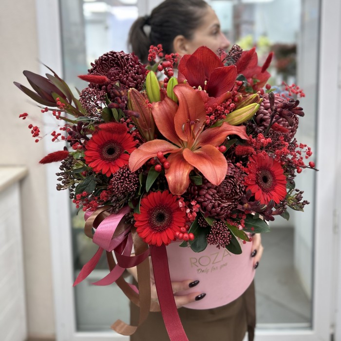 Букет дня в коробке Розовый сад