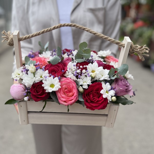 Букет дня в деревянном ящике Унесенные Ветром