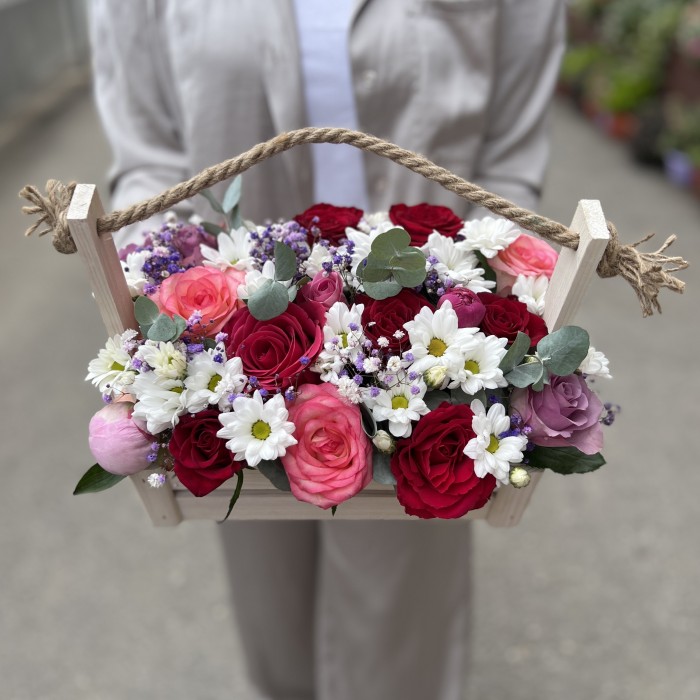 Букет дня в деревянном ящике Унесенные Ветром