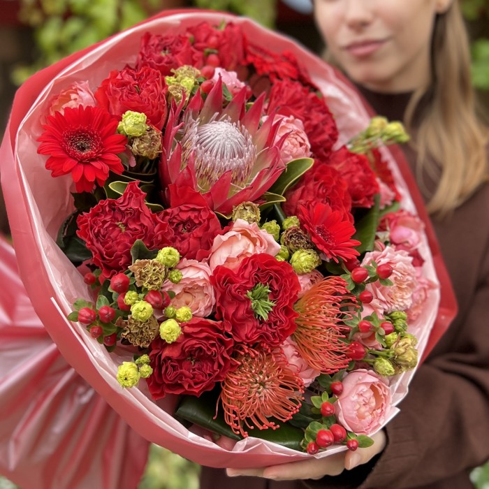 Авторский букет Рубиновый Вальс