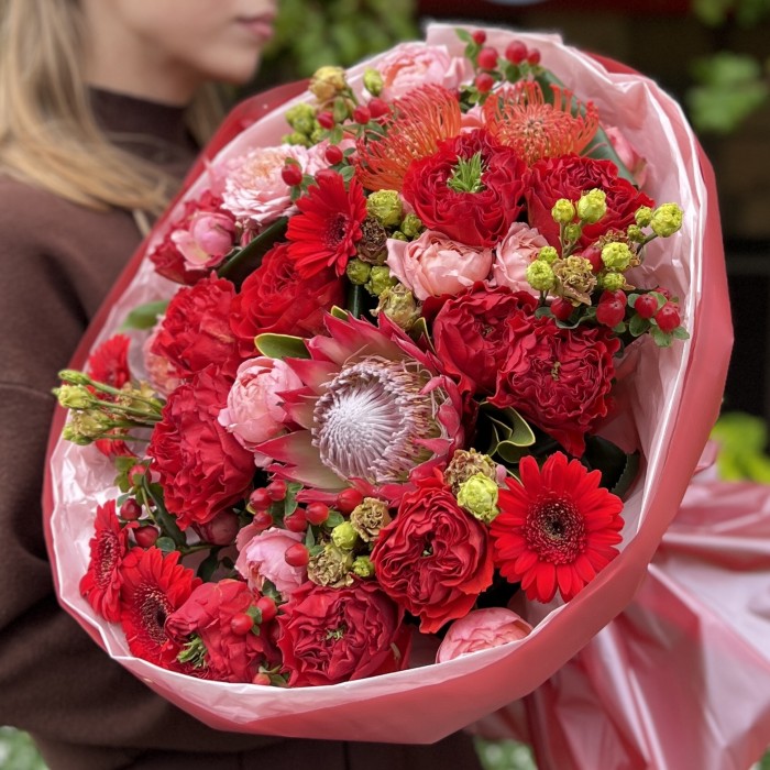 Авторский букет Рубиновый Вальс