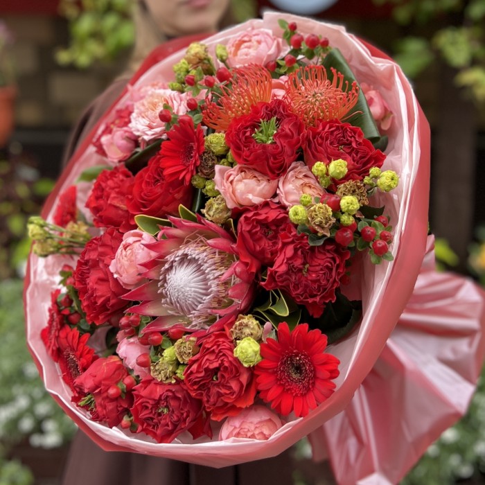 Авторский букет Рубиновый Вальс