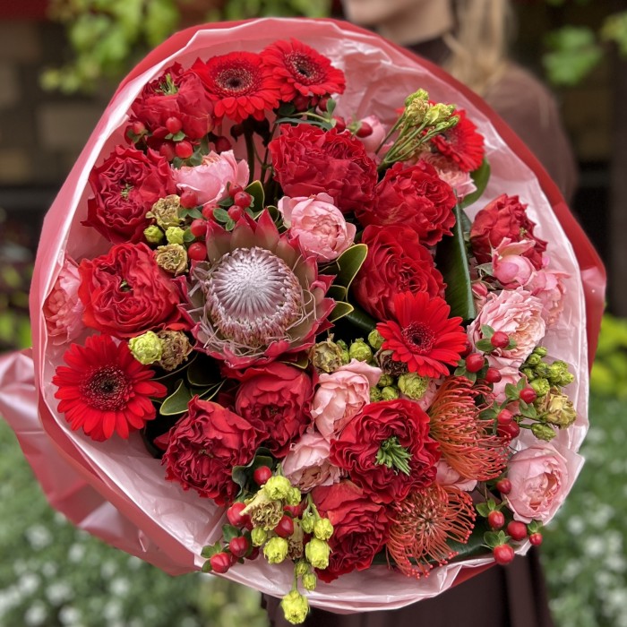 Авторский букет Рубиновый Вальс