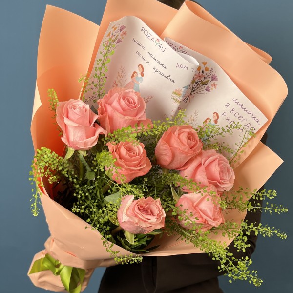 7 роз Би Свит с гринбелом для мамы