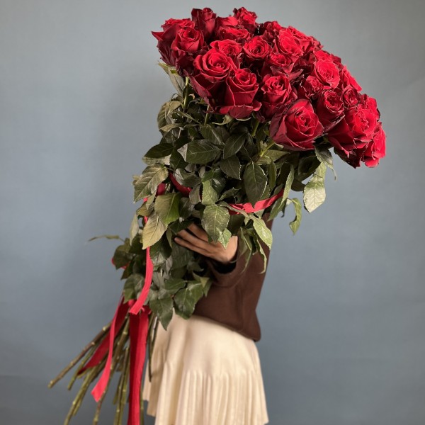 31 длинная красная роза 110 см