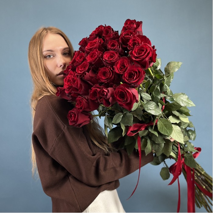 31 длинная красная роза 130 см