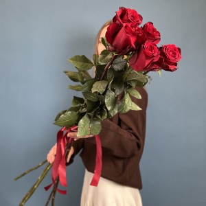 5 длинных красных роз 110 см