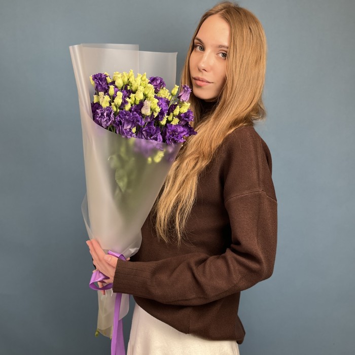 Букет из 5 махровых фиолетовых эустом