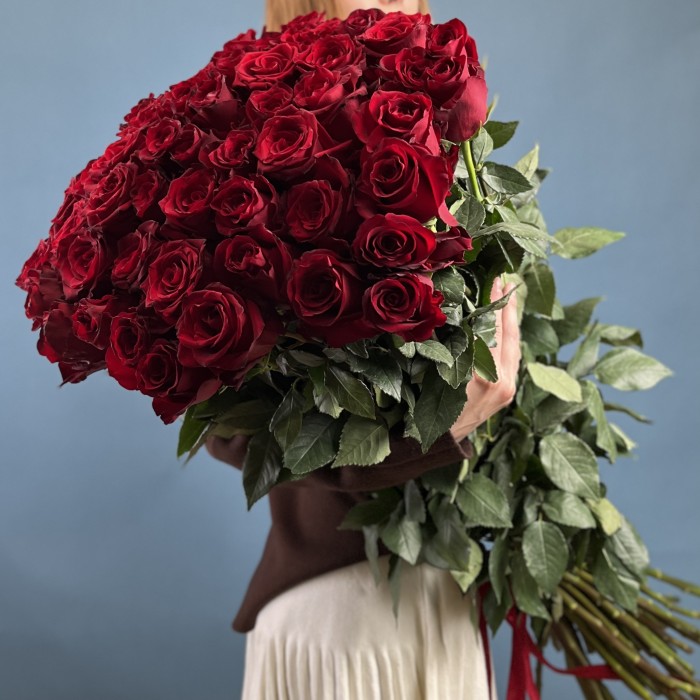 55 длинных красных роз 130 см