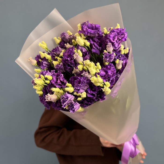 Букет из 9 махровых фиолетовых эустом