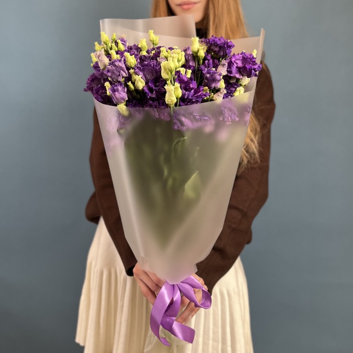 Букет из 9 махровых фиолетовых эустом