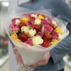 35 роз микс в упаковке