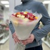 35 роз микс в упаковке