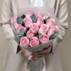 15 розовых роз Ангел Ревиваль 50 см с эвкалиптом