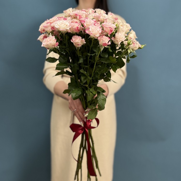 11 кустовых роз Рефлекс 70 см