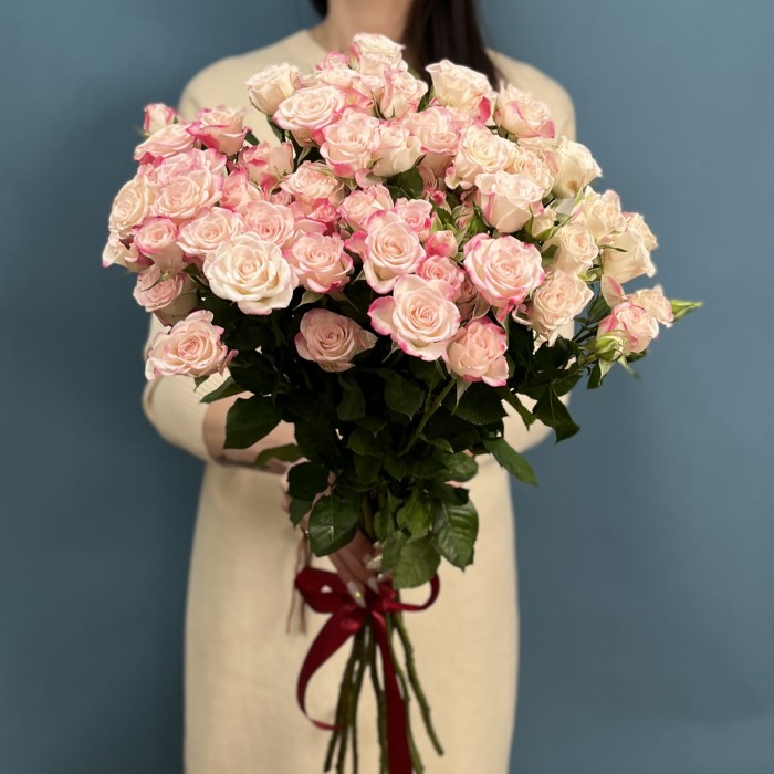 11 кустовых роз Рефлекс 70 см