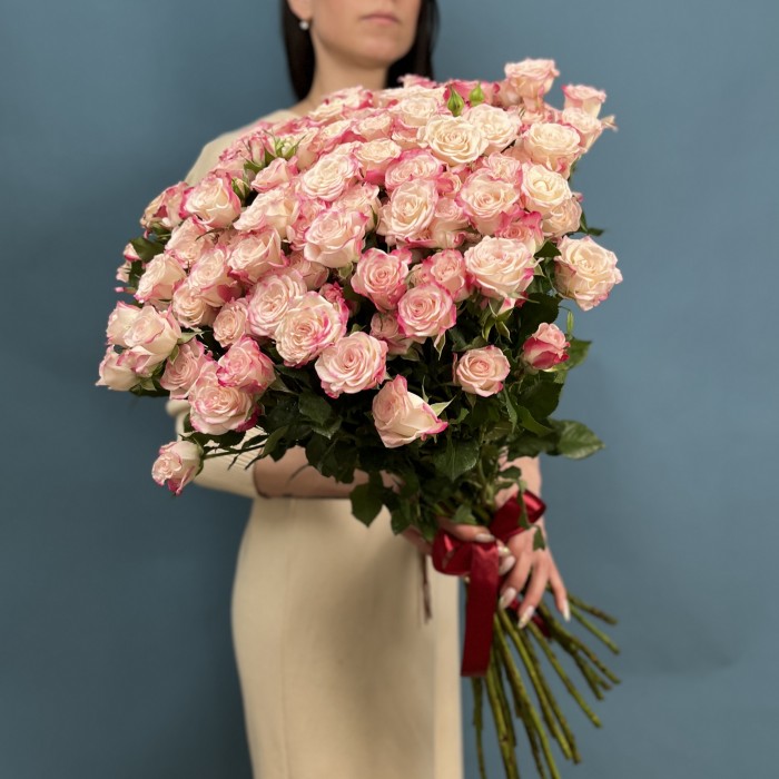 25 кустовых роз Рефлекс 70 см