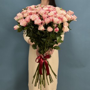 Кустовая роза Рефлекс 70 см