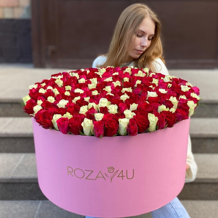 301 роза яркий микс в большой коробке