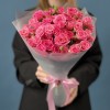 11 нежных кустовых роз Натали 40 см