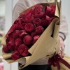 25 красных роз Ред Пиано в упаковке