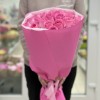 25 розовых роз Ревиваль в упаковке 60 см