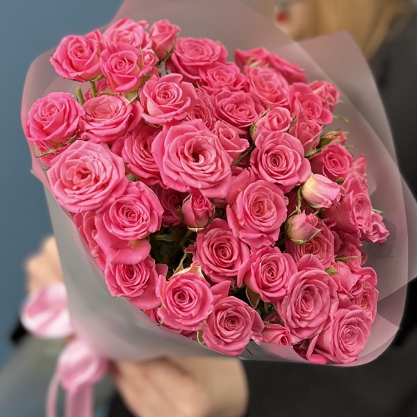 15 нежных кустовых роз Натали 40 см