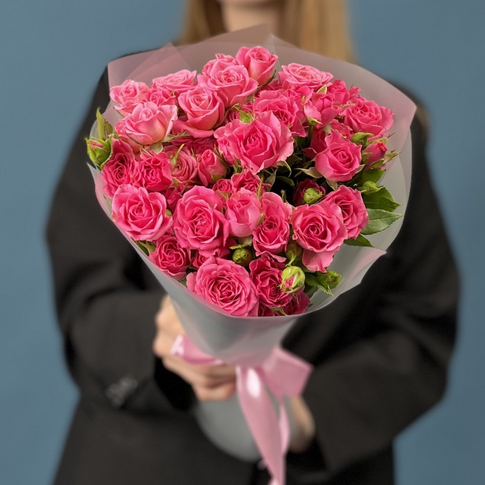 9 нежных кустовых роз Натали 50 см