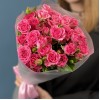 9 нежных кустовых роз Натали 40 см