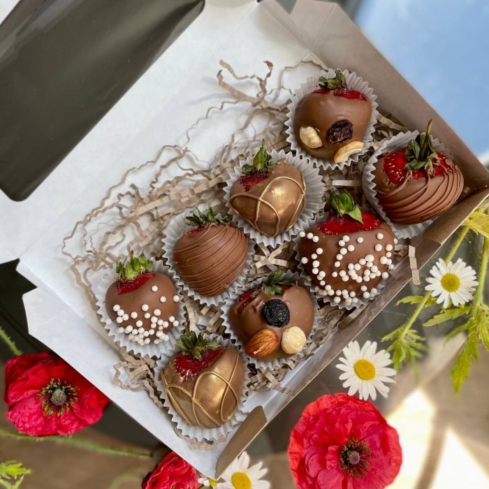 Клубника в шоколаде Романтика 8 ягод