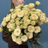 11 кустовых роз Тринити 80 см