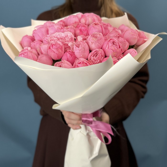 15 розовых пионовидных роз Мансфилд Пинк Парк 40 см