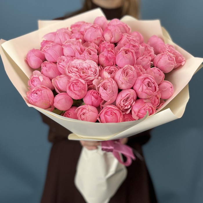 15 розовых пионовидных роз Мансфилд Пинк Парк 40 см