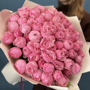 25 розовых пионовидных роз Мансфилд Пинк Парк 40 см