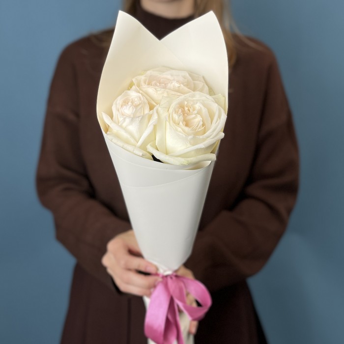 3 ароматные розы Вайт Охара 50 см