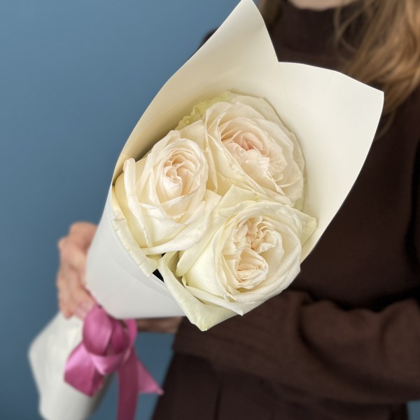 3 ароматные розы Вайт Охара 50 см