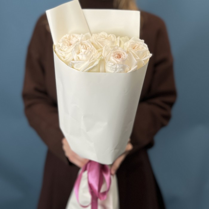 5 ароматных белых роз Вайт Охара 50 см