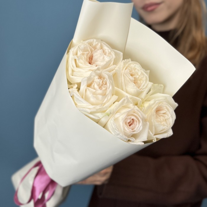 5 ароматных белых роз Вайт Охара 50 см