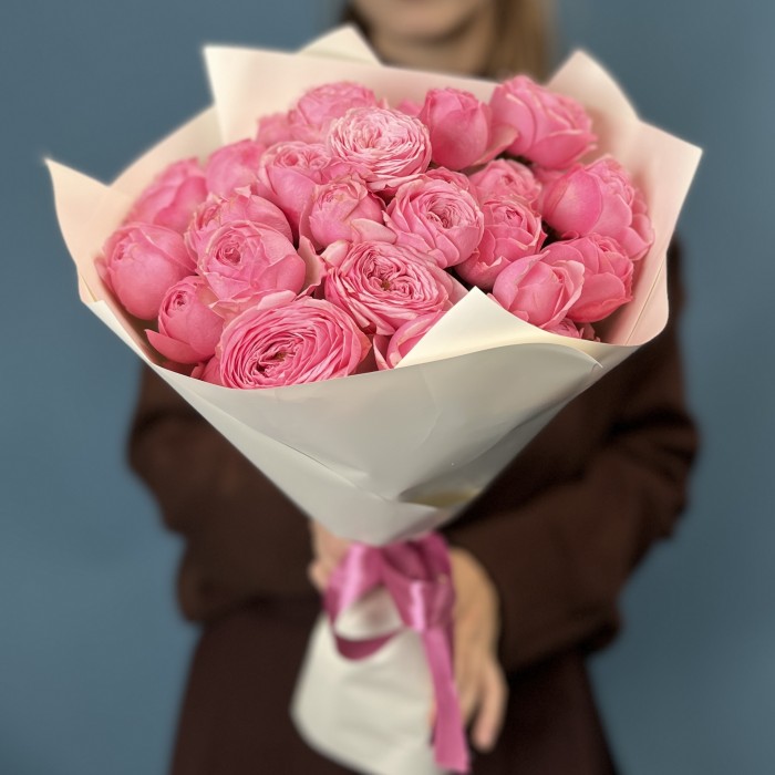 9 розовых пионовидных роз Мансфилд Пинк Парк 50 см