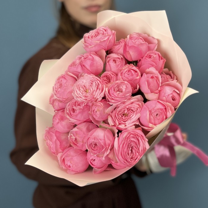 9 розовых пионовидных роз Мансфилд Пинк Парк 50 см